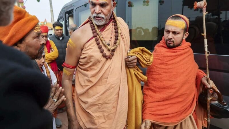 स्वामी अविमुक्तेश्वरानंद पर कथित झूठे यौन शोषण आरोप का मामला हाईकोर्ट पहुंचा, यूपी सरकार से एक सप्ताह में रिपोर्ट तलब