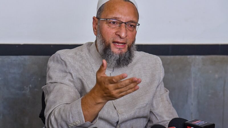 ‘अधिकारियों के काजू बादाम खा रहे हैं सपा नेता’, जौहर यूनिवर्सिटी मामले पर ओवैसी की पार्टी का बयान