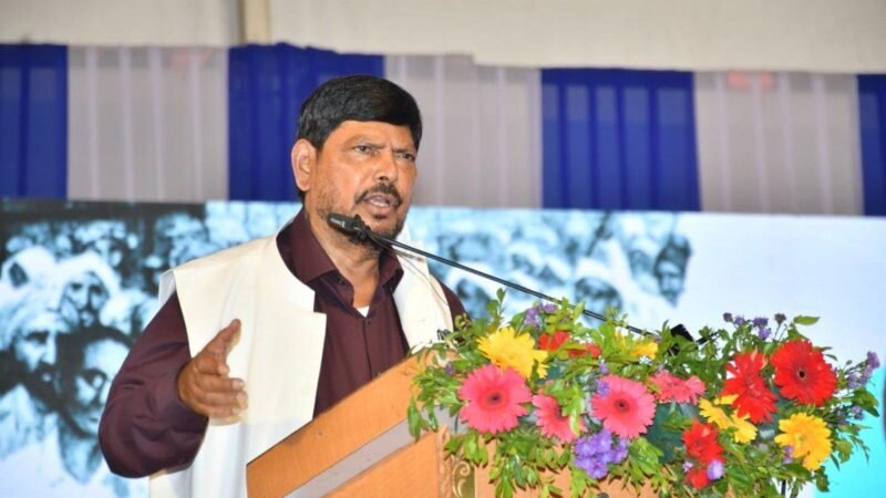 ओवैसी के ‘युवा PM’ वाले बयान पर रामदास अठावले का पलटवार, बोले- उम्र बढ़ रही है, लेकिन मोदी पूरी तरह फिट हैं