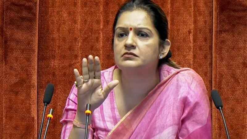 ‘धर्मेंद्र प्रधान का इस्तीफा जवाबदेही की पहली सीढ़ी…’, NEET मुद्दे पर बोलीं प्रियंका चतुर्वेदी