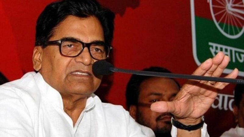 ‘कितने पेपर लीक हुए, अभी तक किसे हुई सजा?’ स्टूडेंट प्रोटेस्ट के बीच सपा सांसद राम गोपाल यादव के तीखे सवाल