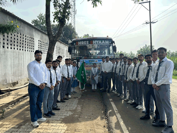 शोभित विश्वविद्यालय गंगोह के स्कूल ऑफ एग्रीकल्चर एंड एनवायरमेंटल साइंसेज विभाग के विद्यार्थियों ने कोठरी बहलोलपुर के जैविक फार्म का शैक्षणिक भ्रमण किया