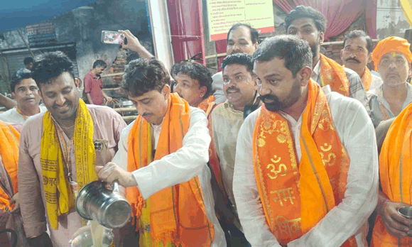 सांसद इमरान मसूद ने की कांग्रेसजनों संग को कांवड तीर्थ यात्रियों की सेवा
