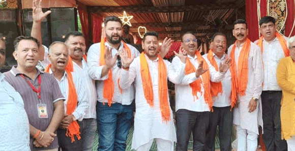 कांवड़ सेवा शिविरों में पहुंची पश्चिमी व्यापारी एकता व्यापार मंडल की टीम, की सेवा कार्यों की सराहना