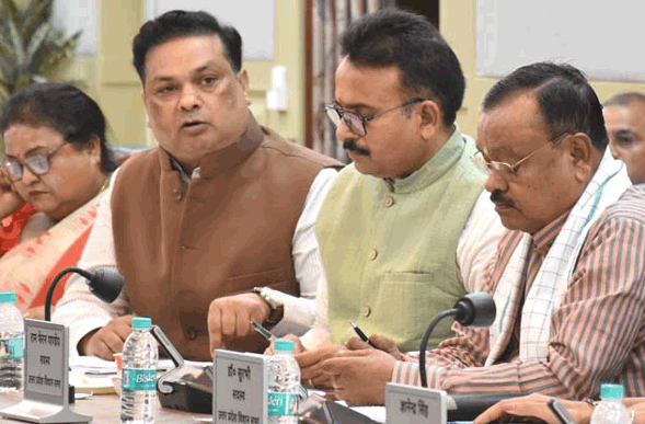 सहारनपुर देहात विधायक आशु मलिक ने समिति के समक्ष उठाये सवाल, लापरवाही का आरोप