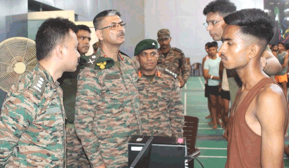अग्निवीर भर्ती रैली स्थल का लगातार दूसरे दिन मेजर जनरल मनीष कुमार ने किया निरीक्षण