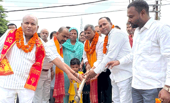 महापौर ने किया नाला निर्माण कार्य का शुभारंभ