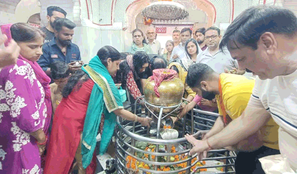 सावन मास के प्रथम सोमवार पर शिवभक्ति में डूबा महानगर