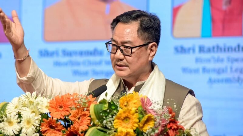 संसद में गतिरोध खत्म होने के आसार? रिजिजू बोले- सरकार चर्चा को तैयार, अमित शाह देंगे जवाब