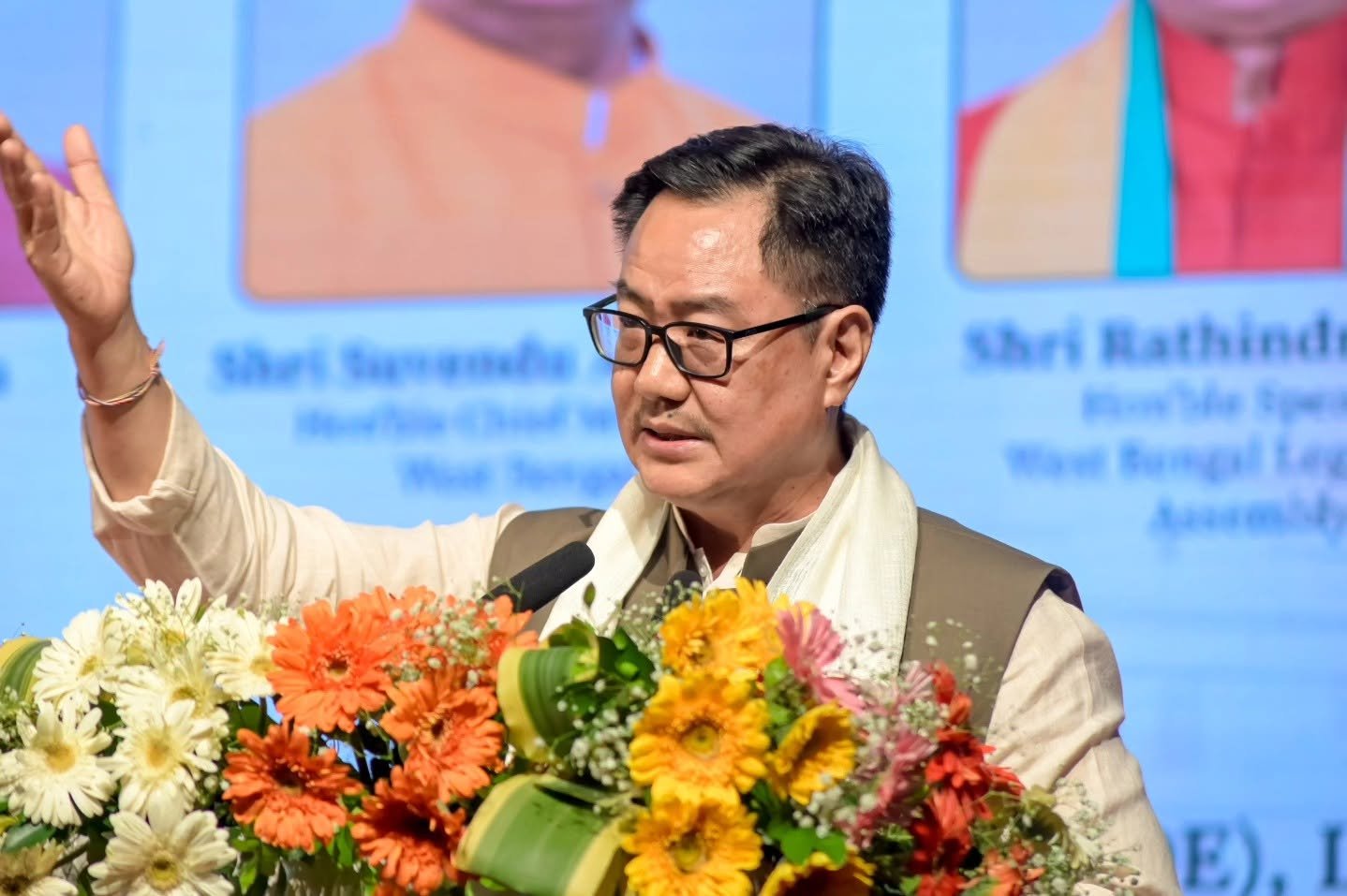 संसद में गतिरोध खत्म होने के आसार? रिजिजू बोले- सरकार चर्चा को तैयार, अमित शाह देंगे जवाब