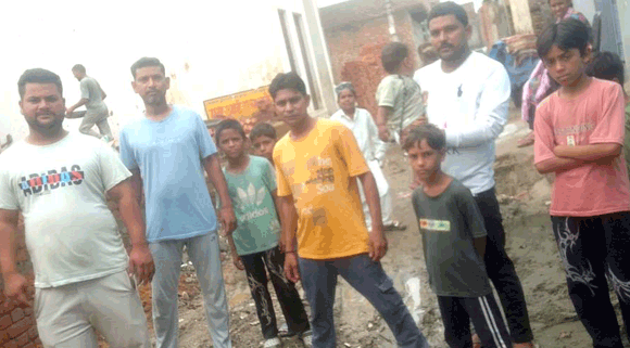 गन्दगी व सफाई व्यवस्था चैपट होने से कालोनीवासियों में रोष