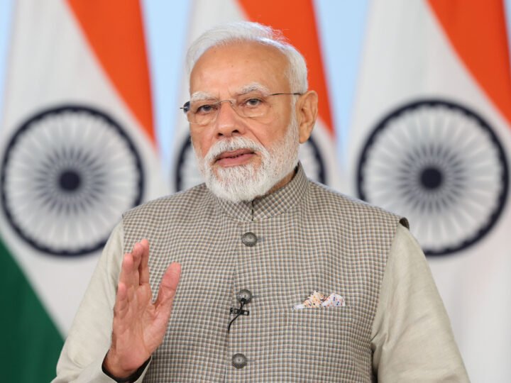 ‘दूर ले जाता है सोशल मीडिया, शॉर्ट कट से बाहर निकलें’, पीएम मोदी का Gen Z को संदेश