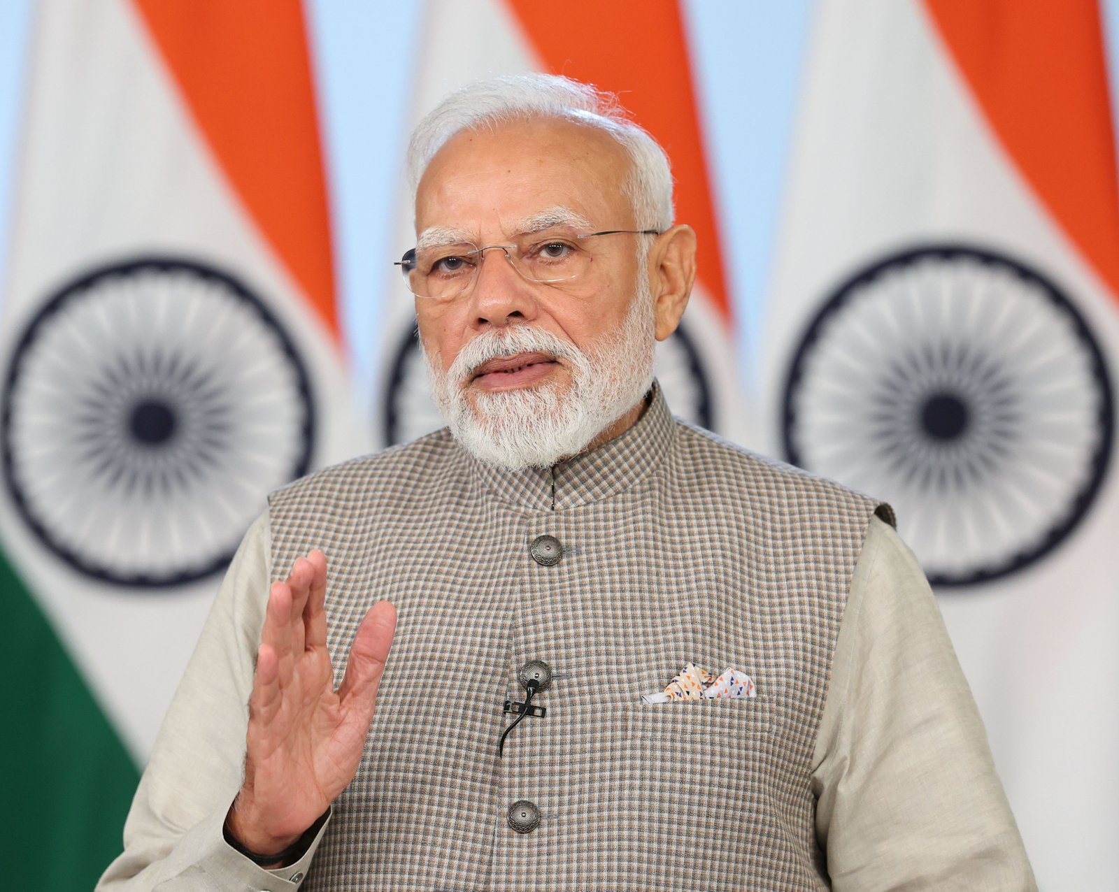 ‘दूर ले जाता है सोशल मीडिया, शॉर्ट कट से बाहर निकलें’, पीएम मोदी का Gen Z को संदेश