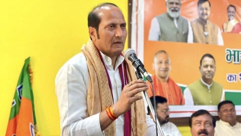 सुरेश राणा को बुलेट प्रूफ जैकेट मिलने पर सियासत, पूर्व मंत्री ने दिया जवाब