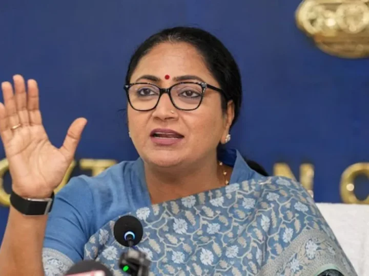 स्वाइन फ्लू के बढ़ते मामलों पर CM रेखा गुप्ता ने की बैठक, स्वास्थ्य मंत्री ने कहा- ‘दिल्ली सरकार की तैयारी पूरी’