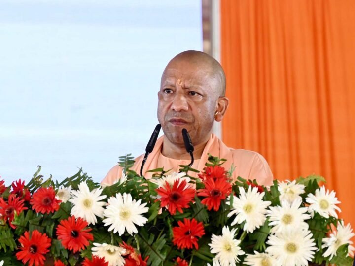 पूर्व PM अटल बिहारी वाजपेयी की पुण्यतिथि आज, CM योगी ने ऐसे किया याद