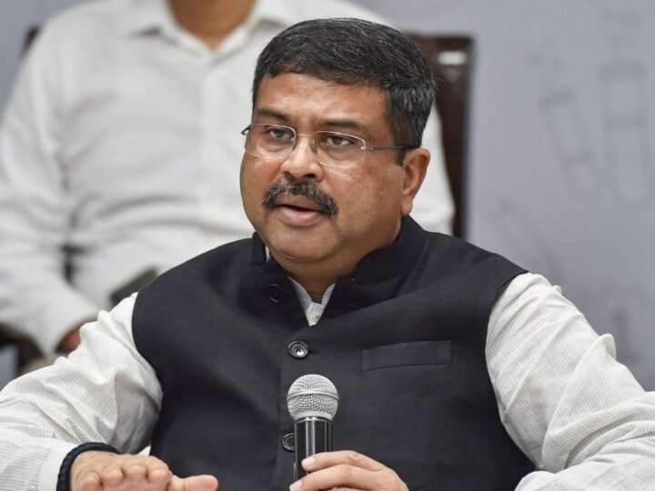 ‘यही असली चेहरा’, वंदे मातरम विवाद पर धर्मेंद्र प्रधान का कांग्रेस पर तंज