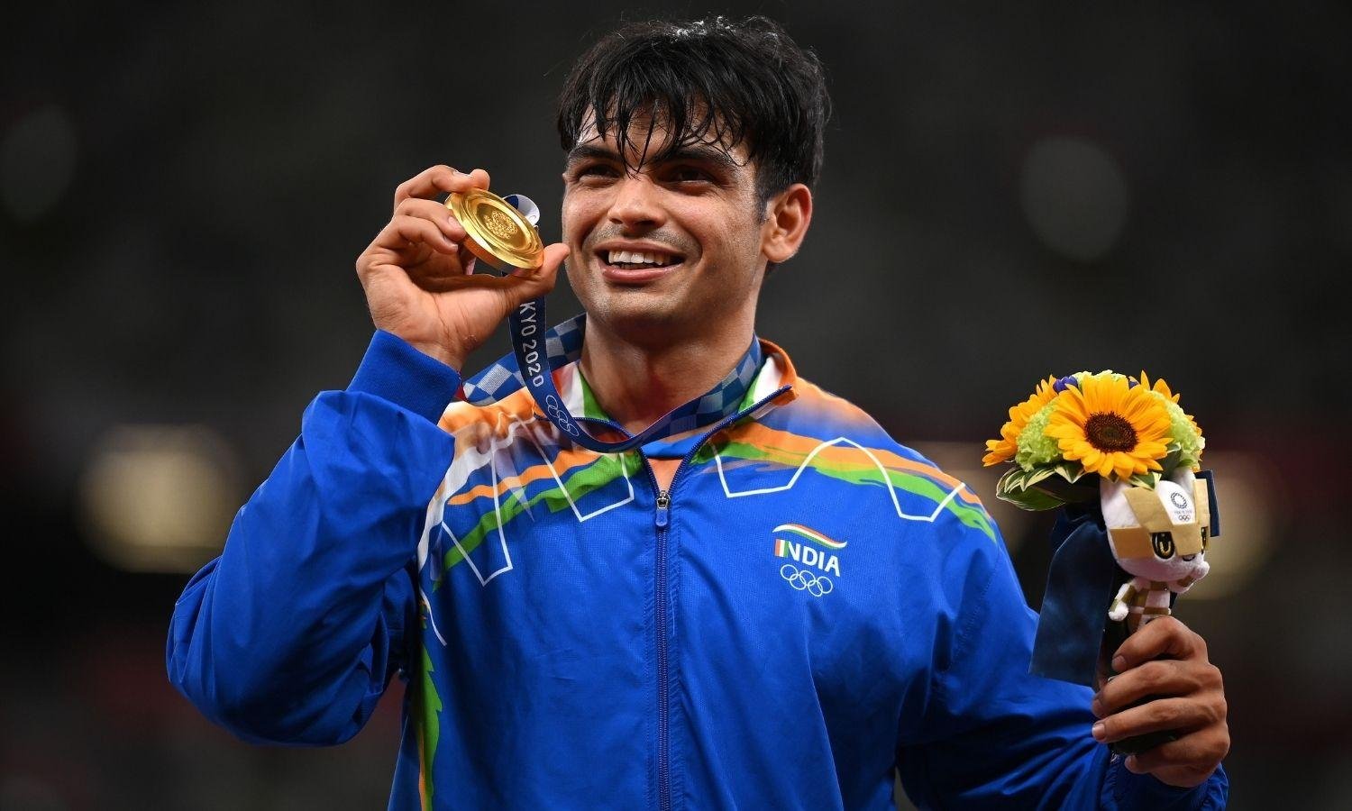 नीरज चोपड़ा ने जीता सिल्वर, CWG के 8वें दिन भारत ने जीते 2 गोल्ड