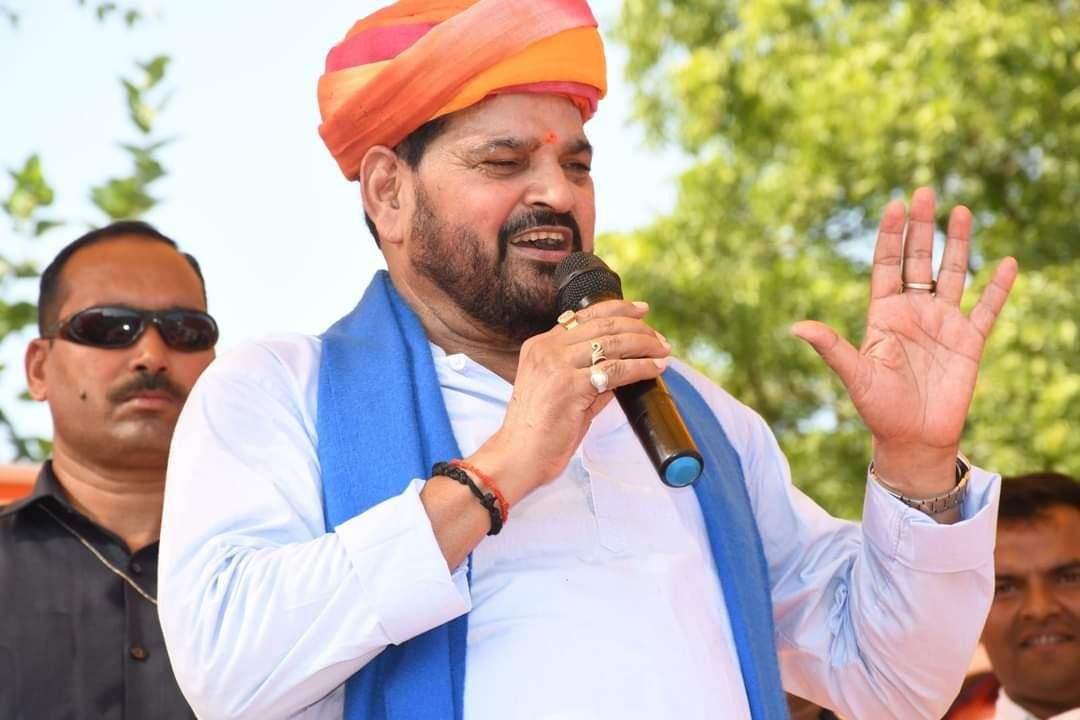 बृजभूषण शरण सिंह के सपा में जाने की अटकलों पर BJP का बयान, कहा- …अंदरूनी मामला है