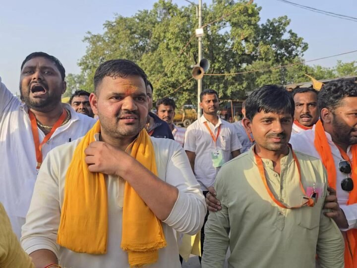 आरक्षण पर बृजभूषण शरण सिंह के सांसद बेटे ने दी BJP को सलाह