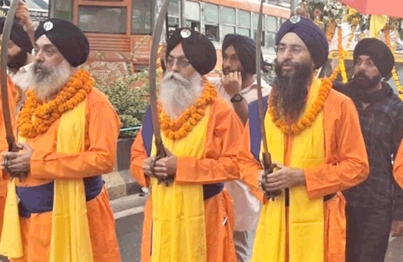 गुरु ग्रंथ साहिब जी के प्रथम प्रकाश गुरुपर्व पर निकला विशाल नगर कीर्तन