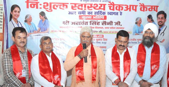 300 से अधिक लोगों ने कराया निःशुल्क स्वास्थ्य परीक्षण