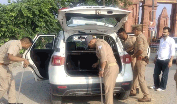 उत्तर प्रदेश आबकारी आयुक्त संयुक्त डॉ आदर्श सिंह एवं आबकारी आयुक्त नीरज वर्मा के निर्देशन में चला आबकारी विभाग का चेकिंग अभियान