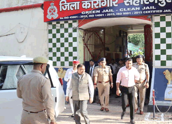 जिला जज, डीएम और एसएसपी ने जिला कारागार का किया निरीक्षण