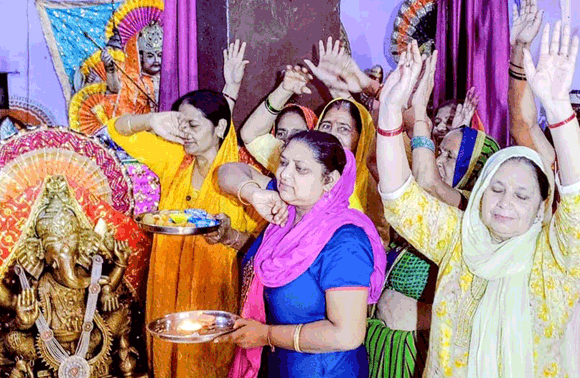 गणपति पूजा से सभी समस्याओं का समाधान: कालेंद्रानंद महाराज