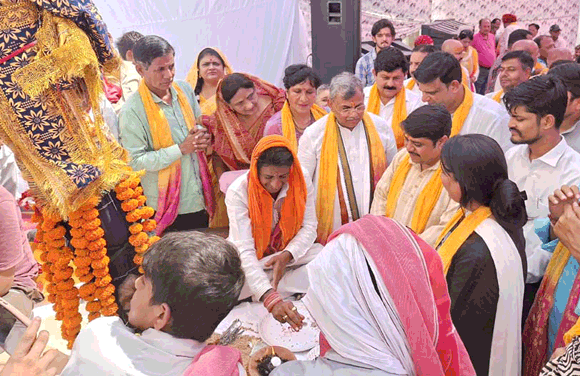 महापौर ने छड़ी पूजन के साथ किया छड़ी मेले का शुभारंभ