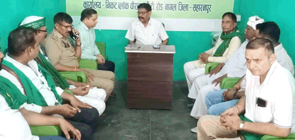 एसडीएम के आश्वासन पर भाकियू रक्षक ने स्थगित किया काले झंडे दिखाने का कार्यक्रम