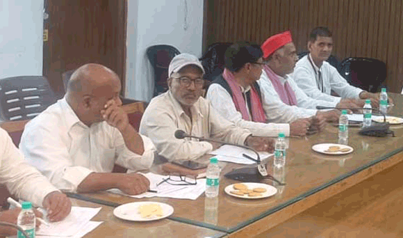 मेरठ खंड स्नातक-शिक्षक निर्वाचन के लिए मतदेय स्थलों पर मंथन