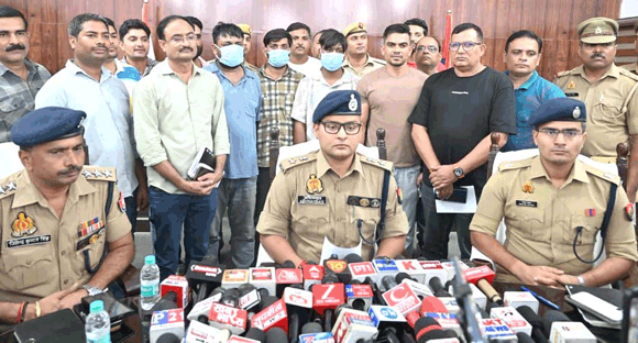 4.76 करोड़ की स्मैक के साथ तीन नशा तस्कर गिरफ्तार, 10.30 लाख रुपये बरामद