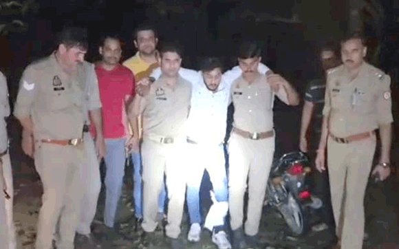 बेहट पुलिस ने मुठभेड़ में घायलावस्था में दबोचा शातिर गौकश, दूसरा फरार