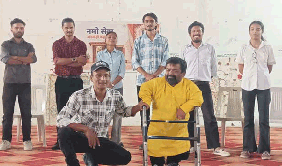 प्रधानमंत्री के जीवन पर छात्र-छात्राओं ने किया नाट्य मंचन