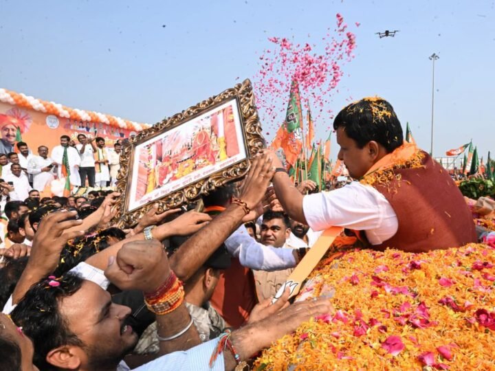 राष्ट्रीय अध्यक्ष नितिन नबीन के सहारनपुर पहुंचने पर जगह-जगह भव्य स्वागत