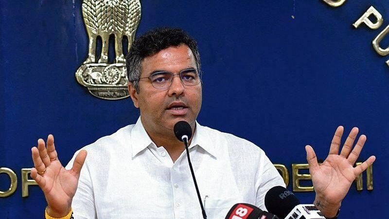 अरविंद केजरीवाल पर बरसे प्रवेश वर्मा, कहा- गुंडागर्दी से नहीं जीता जाता जनता का दिल