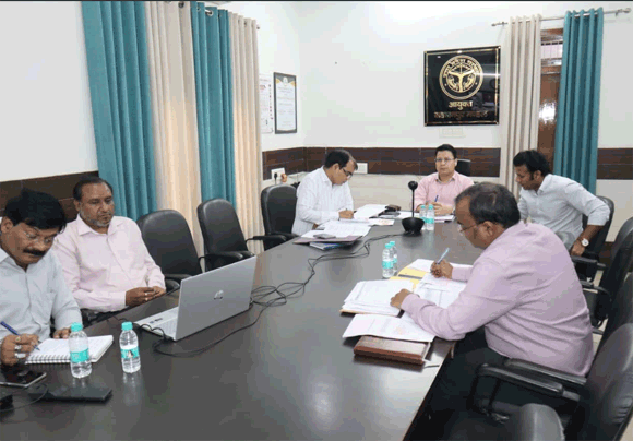सीएम डैशबोर्ड की समीक्षा में मंडलायुक्त सख्त, C-D रैंक वाले विभागों को सुधार के निर्देश