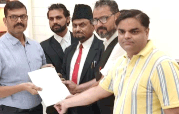सार्वजनिक भूमि पर कथित अवैध धार्मिक स्थलों के खिलाफ कार्रवाई की मांग, एडीएम को सौंपा ज्ञापन