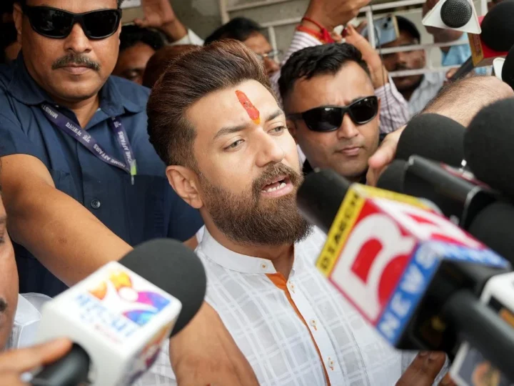 इन्फ्लुएंसर स्वतंत्र भारद्वाज पर भड़के चिराग पासवान, LJP-RV ने दर्ज कराई पुलिस शिकायत, FIR की मांग