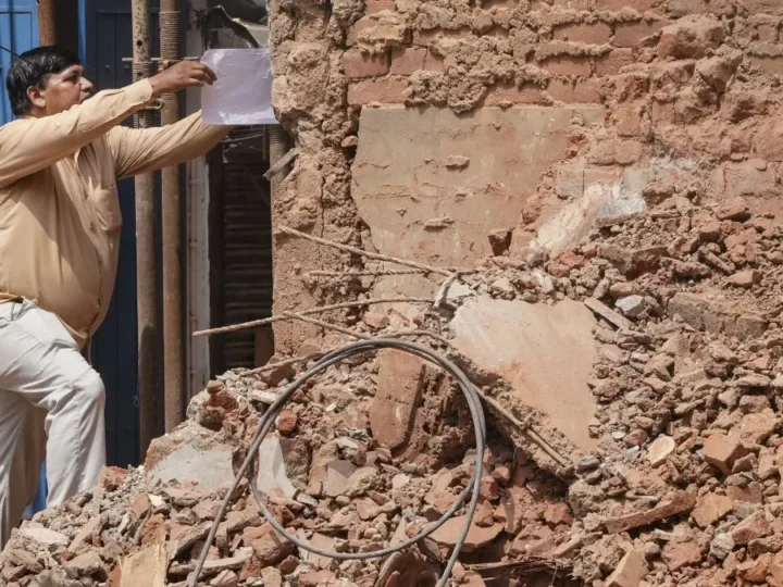 सत्य निकेतन हादसे के बाद MCD की कार्रवाई तेज, 51 जर्जर इमारतें मिलीं