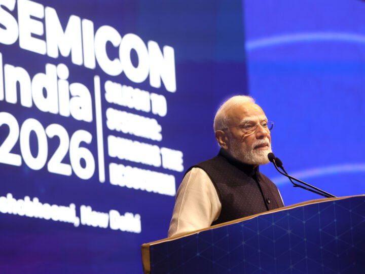 सेवा ही हमारा मुख्य कार्य, ऊंचाइयों पर पहुंचकर भी सेवा भाव से पीछे नहीं हटेंगे: प्रधानमंत्री मोदी