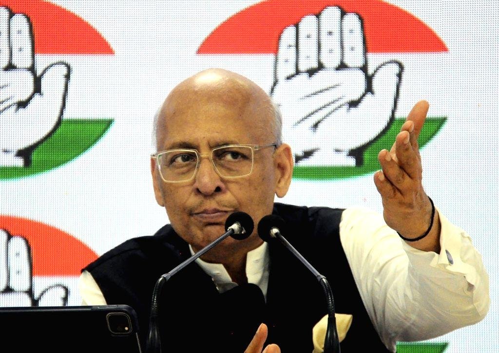 SIR विवाद पर अभिषेक मनु सिंघवी बोले- ‘चुनाव आयोग के अंदर भी बुलडोजर’