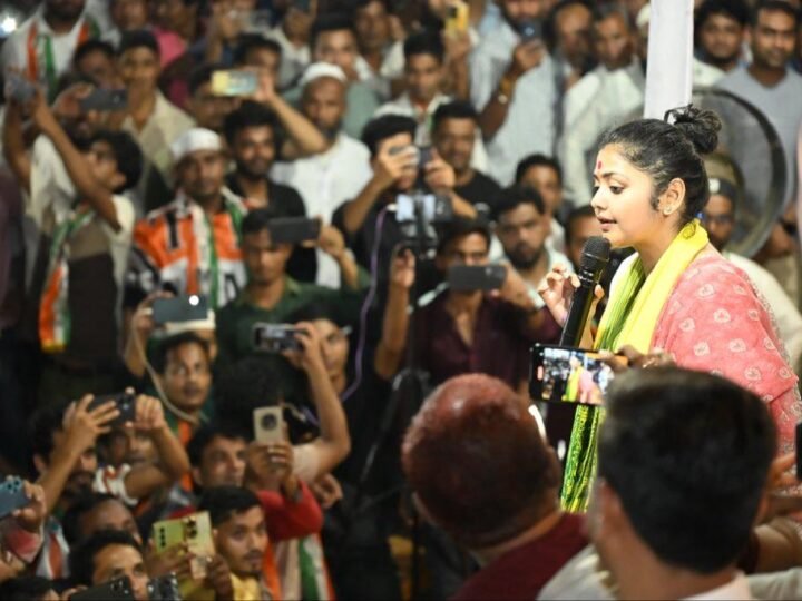 EC के फैसले से ममता बनर्जी को झटका, सायोनी घोष ने शायराना अंदाज में कसा तंज