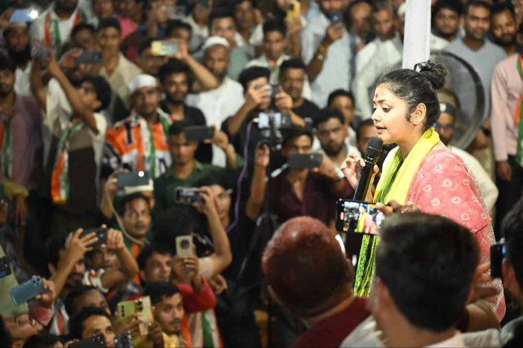 EC के फैसले से ममता बनर्जी को झटका, सायोनी घोष ने शायराना अंदाज में कसा तंज