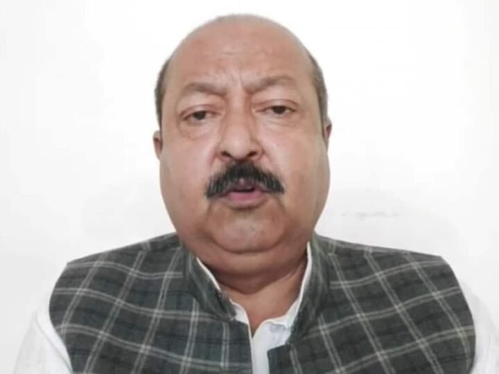 AIMIM को झटका, आसिम वकार ने थामा कांग्रेस का हाथ, बोले- ‘अब लड़ाई सिर्फ BJP से’