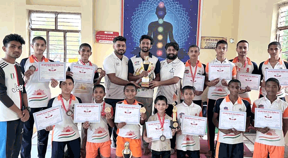 योगासन प्रतियोगिता में सहारनपुर मंडल का शानदार प्रदर्शन, मानव सैनी और अनंत पुंडीर ने जीता स्वर्ण