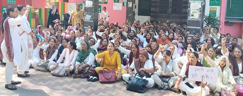 ₹30 हजार मानदेय पर अड़ीं आशाएं, 22 अक्टूबर को लखनऊ कूच का ऐलान