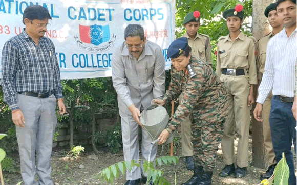 83 यूपी बटालियन की कमान अधिकारी कर्नल श्वेता शर्मा ने किया एसएएम इंटर कॉलेज की एनसीसी यूनिट का निरीक्षण