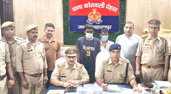 घर में घुसकर चोरी करने वाले दो शातिर चोर गिरफ्तार, सोने-चांदी के आभूषण बरामद